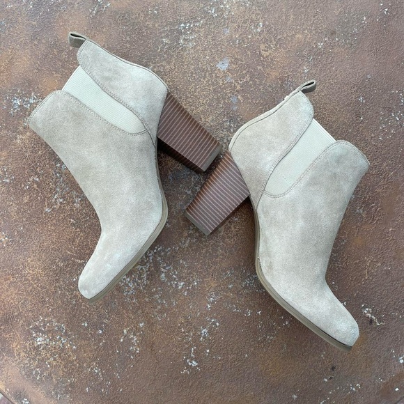 NWOT Michael Michael Kors booties sz 9 women’s - Picture 1 of 6